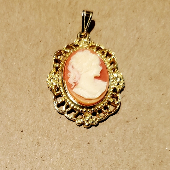 Vintage Cameo carnelian woman Cameo Pendant - Picture 5 of 12